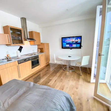 Stilvolle Uber Den Dachern Von Munchen, Balkon, Aufzug München