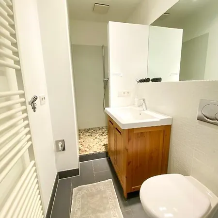 Stilvolle Uber Den Dachern Von Munchen, Balkon, Aufzug * München